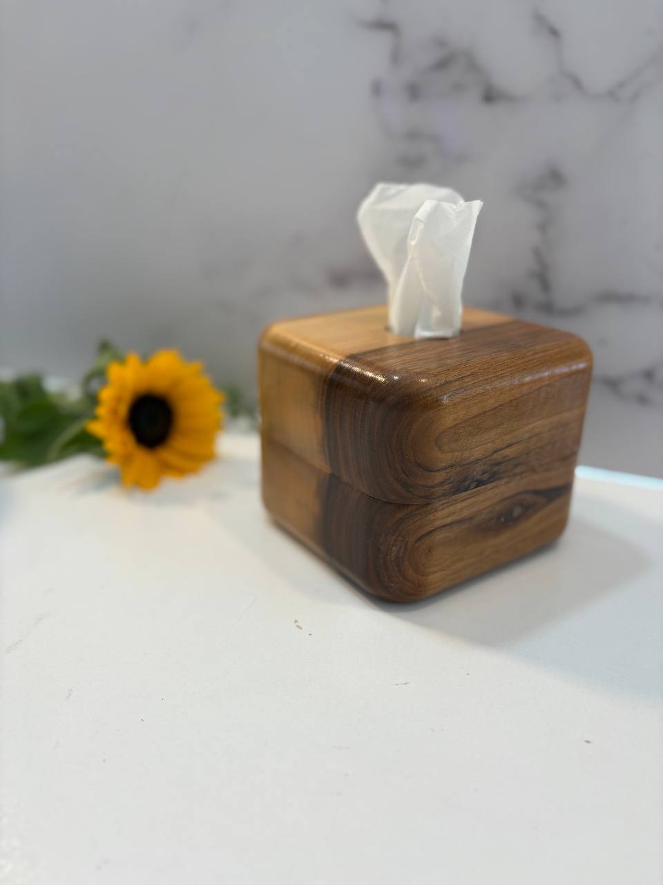 جا دستمالی چوبی مکعبی(چوب گردو)